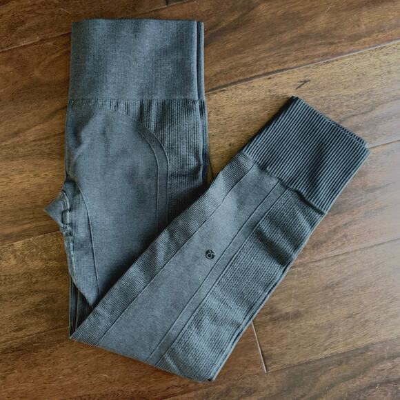 Lululemon Ebb To Street Black Heather Compression Leggings Pants size II / 6 - Picture 6 of 14
